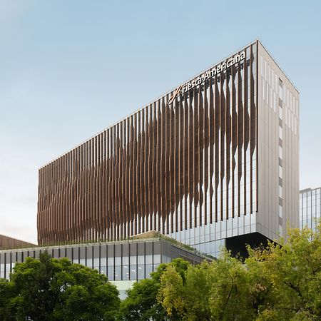 Fiesta Americana Viaducto Aeropuerto 멕시코 시 외부 사진 The new building of the School of Medicine