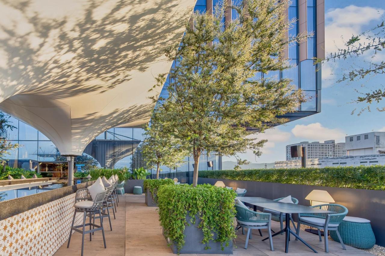 Fiesta Americana Viaducto Aeropuerto 멕시코 시 외부 사진 The rooftop bar