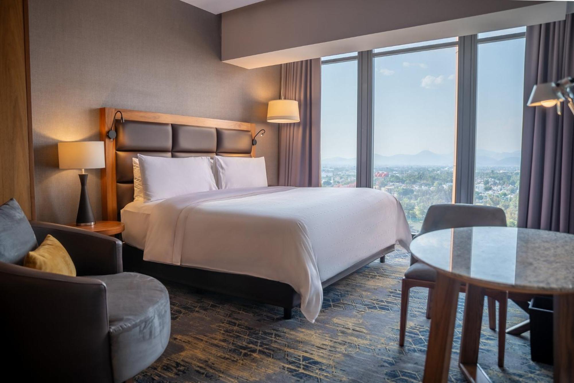 Fiesta Americana Viaducto Aeropuerto 멕시코 시 외부 사진 A guest room at the hotel