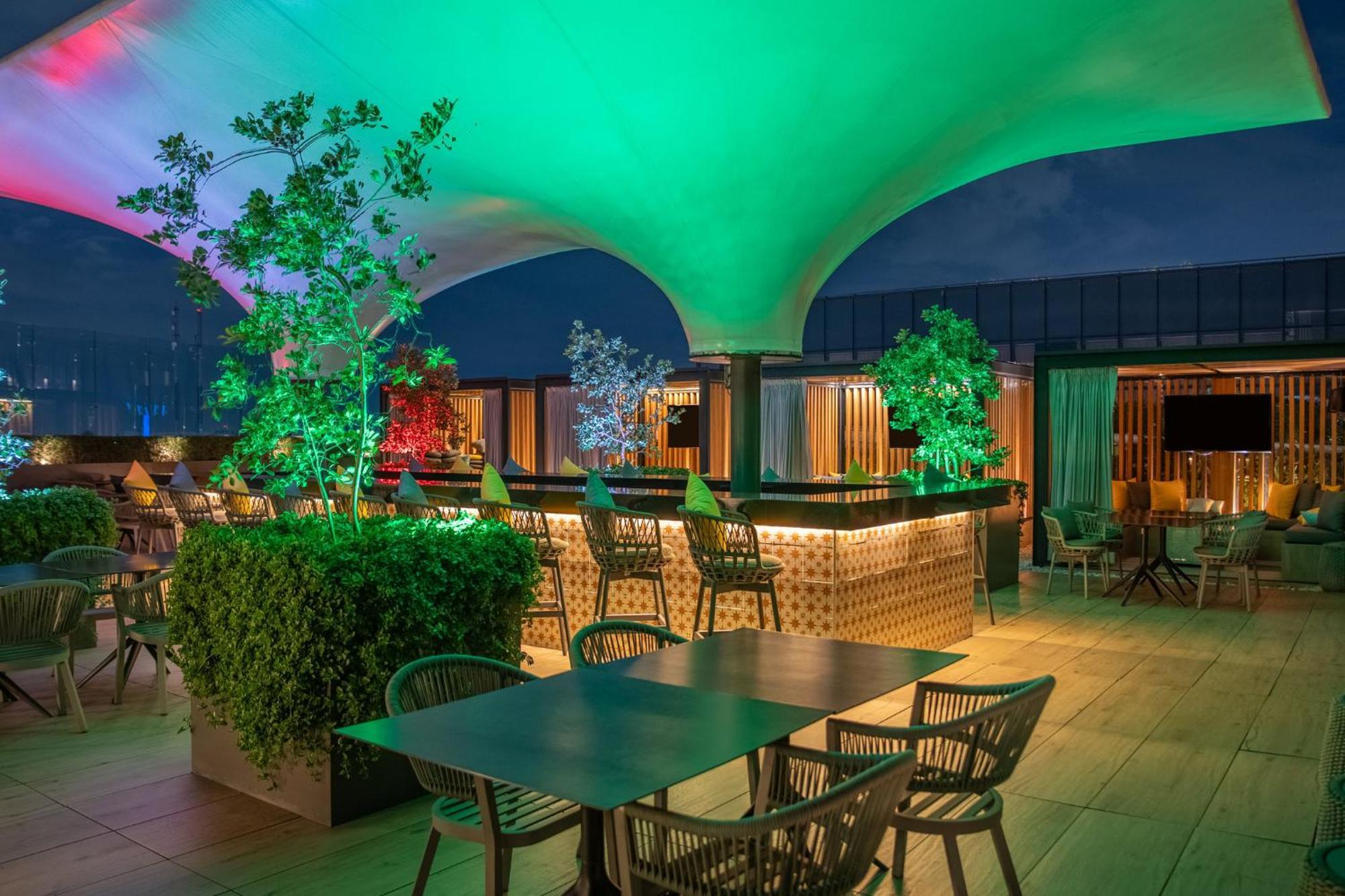 Fiesta Americana Viaducto Aeropuerto 멕시코 시 외부 사진 The bar at the Sky Bar